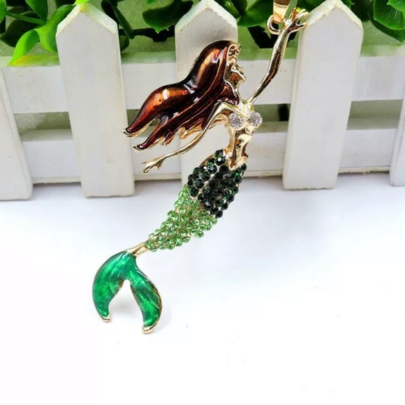 Betsey Johnson Mermaid Pendant Sweater Necklace - Picture 4 of 9